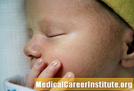 نئين bornاول چمڙي جي سن :ال: ريش ، نال جي سن careال ، غسل ۽ babyارن جون شيون